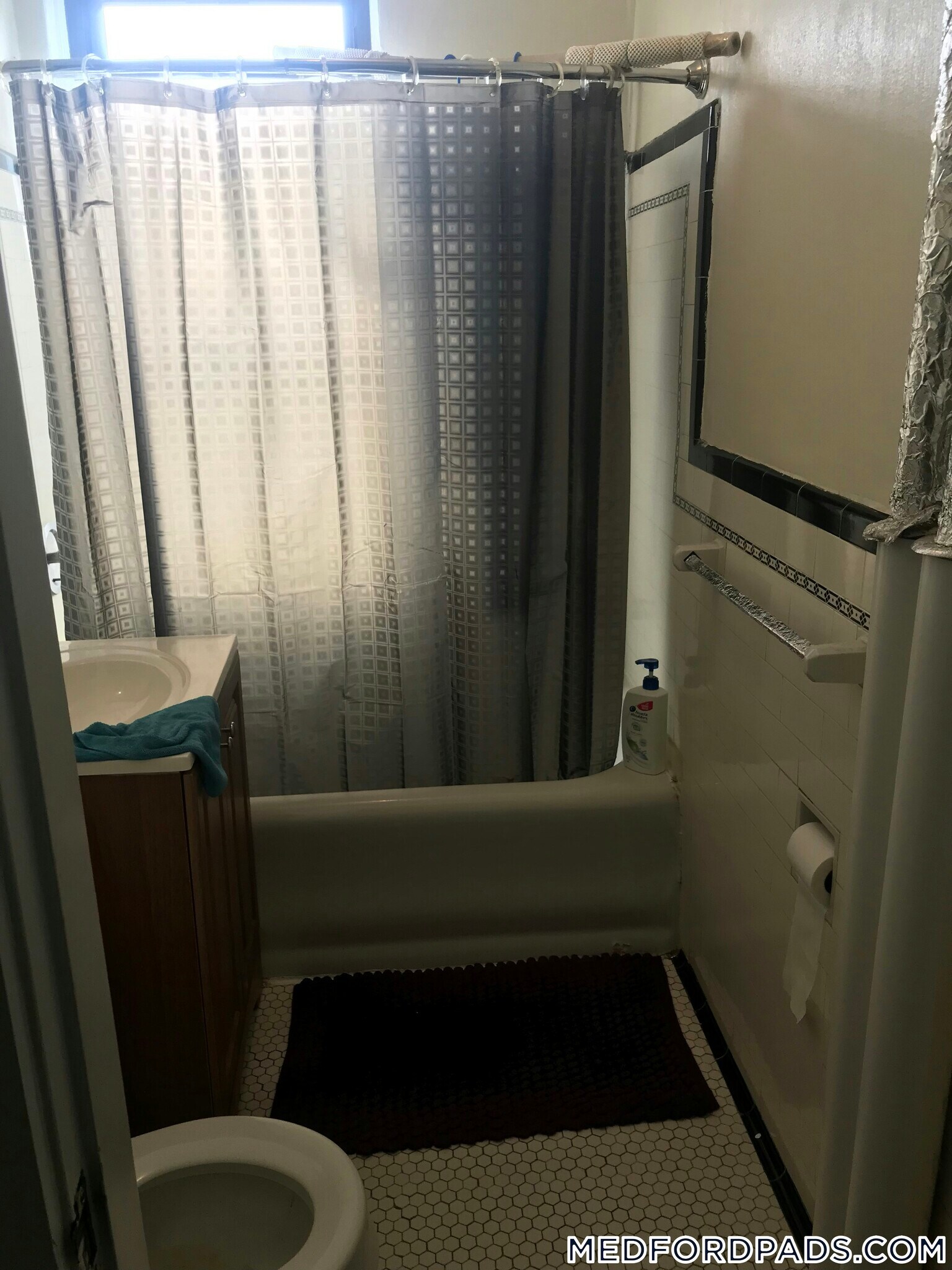 Building Photo - 53 Fellsway W