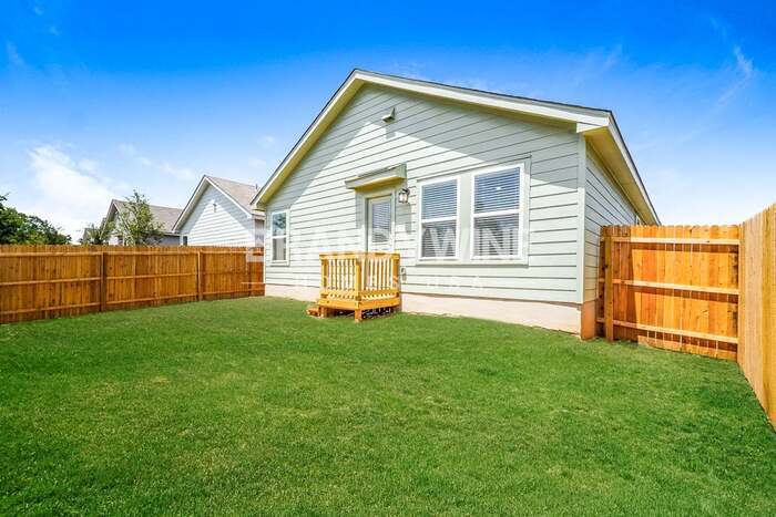 Building Photo - 7243 Winding Fence