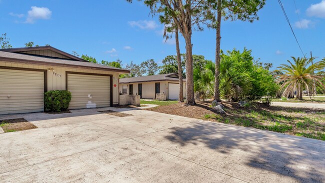 Building Photo - Renovated 2 Bedroom Unit