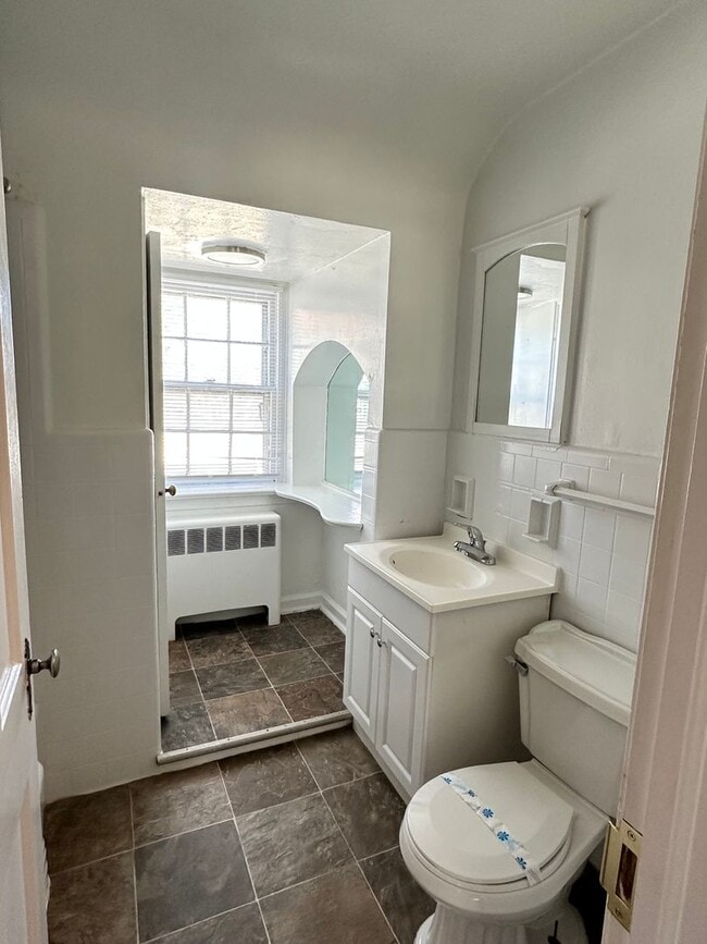 Building Photo - 2800 Woodpipe Ln