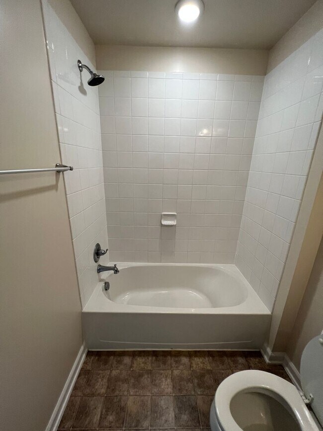 Building Photo - 965 Eagle Pl