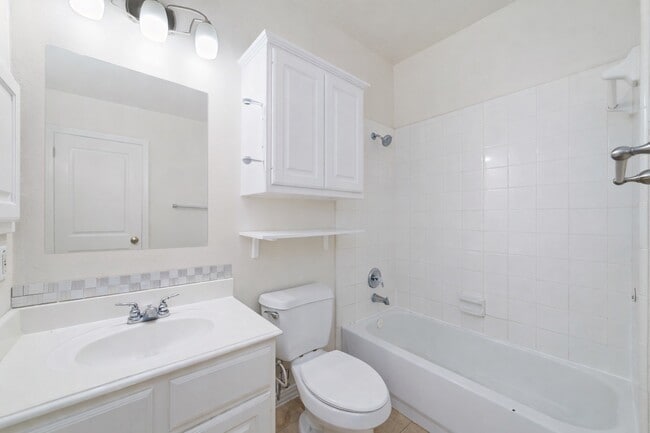 Building Photo - 12215 Salmon Creek