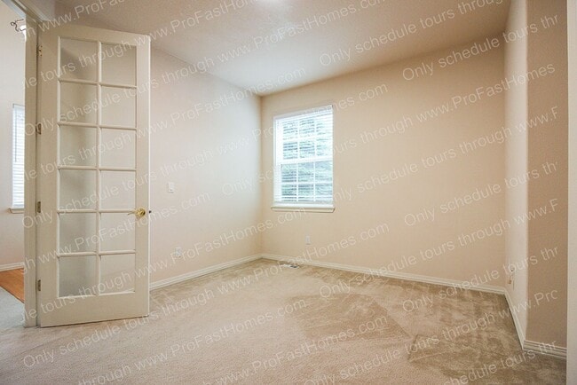Building Photo - 16107 SE Bybee Ct