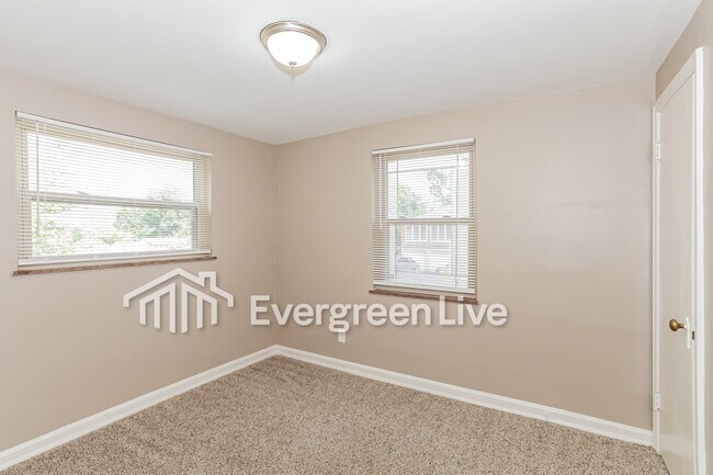 Building Photo - 6331 Stover Ave