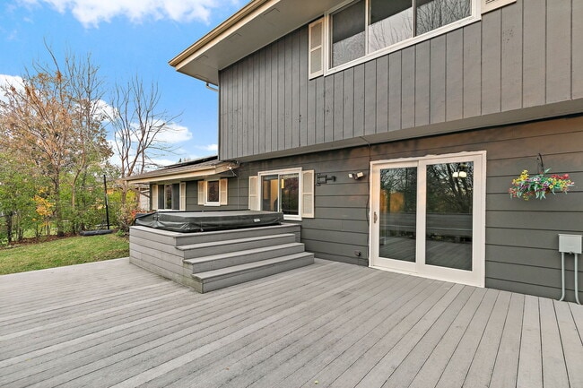 Building Photo - 1126 Tiverton Ct