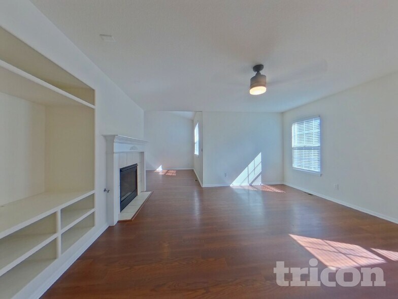 Building Photo - 1129 S Duquesne Cir