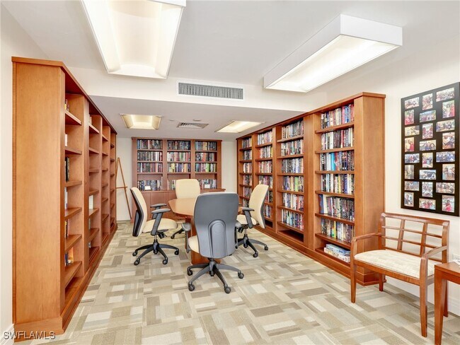 Building Photo - 4751 Gulf Shore Blvd N