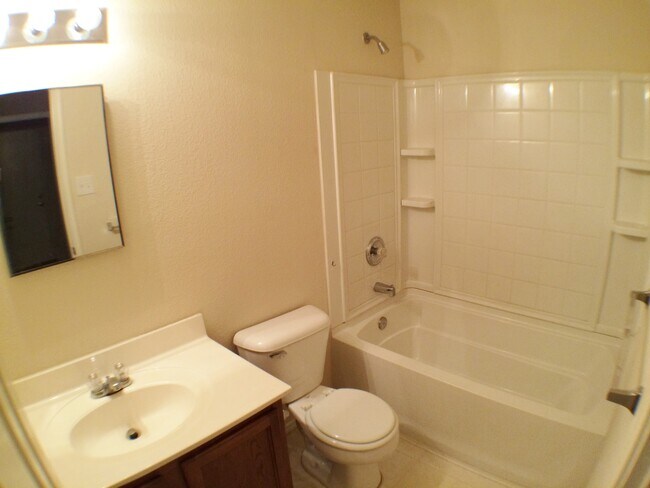 Building Photo - Fully Updated Mesquite Home with New HVAC, New Carpet & Nearby Park!