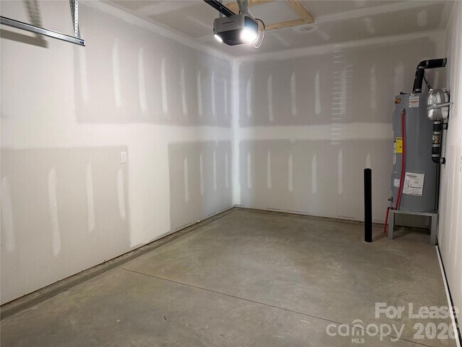 Building Photo - 1207 Suncrest Ave