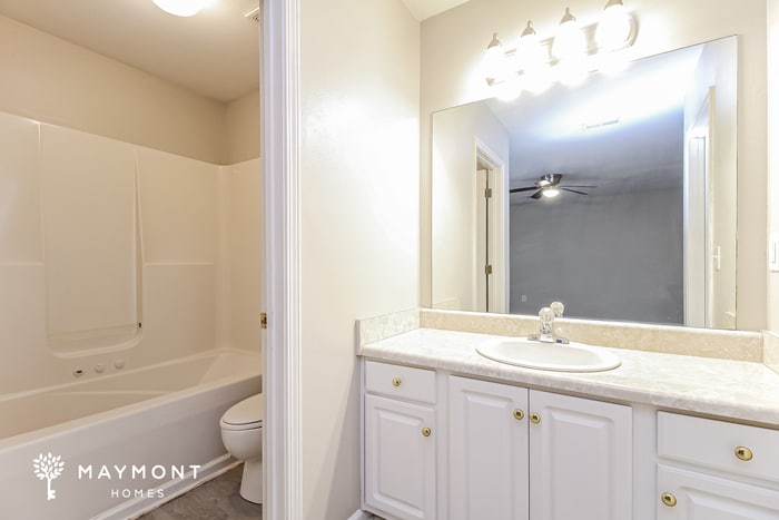 Building Photo - 302 Yukon Dr