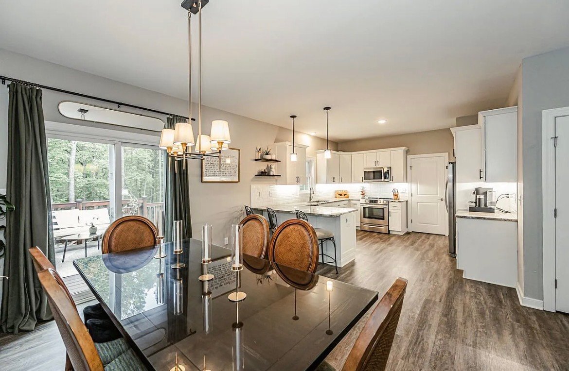 Building Photo - 421 Pagebrook Dr