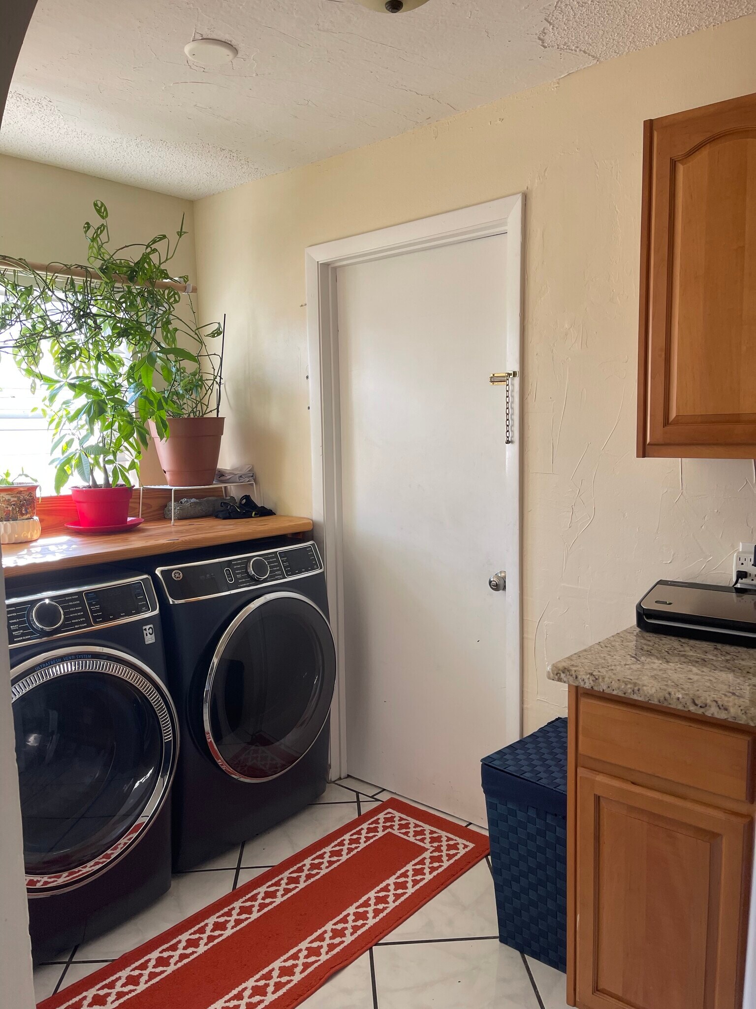 Building Photo - 2906 Sandpointe Dr