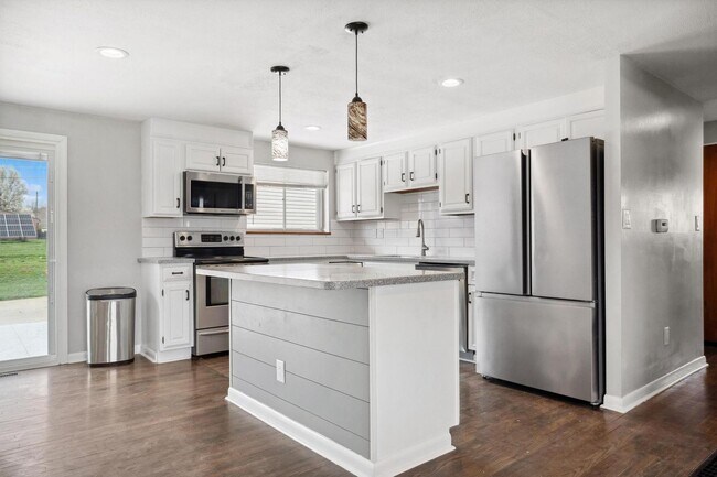Building Photo - 3 Bedroom Ranch Home