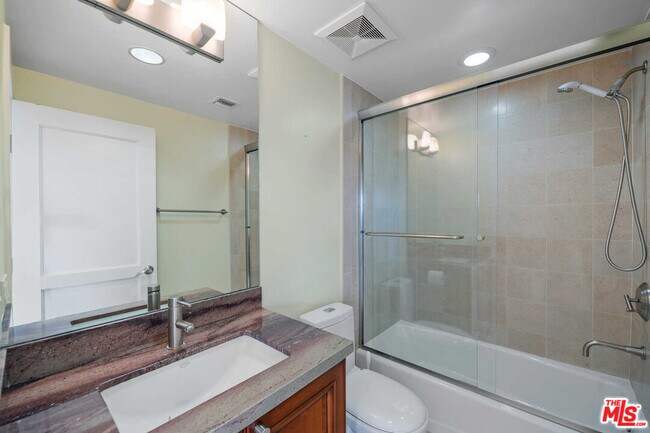 Building Photo - 438 Arnaz Dr