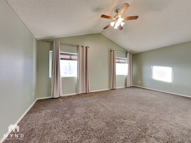 Building Photo - 6065 Fescue Dr