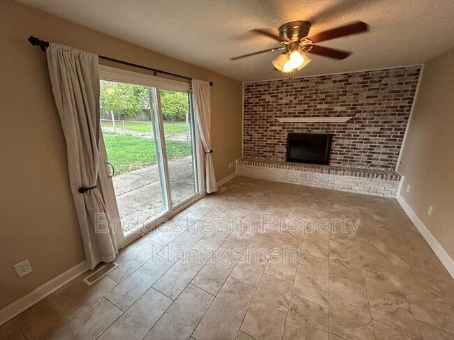 Building Photo - 1567 Burchwood Dr