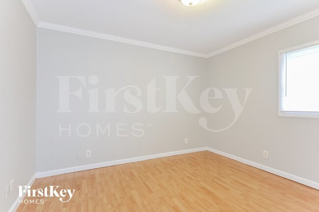 Building Photo - 1412 Vero Dr