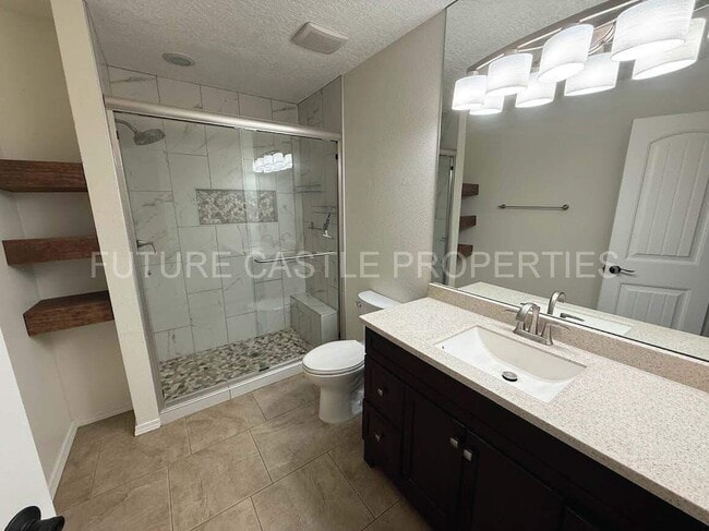 Building Photo - 6315 La Habra Ln NE