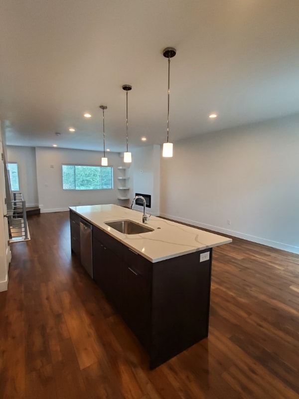 Building Photo - 2183 525 W