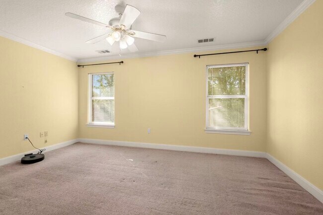 Building Photo - 3212 Glastonbury Dr