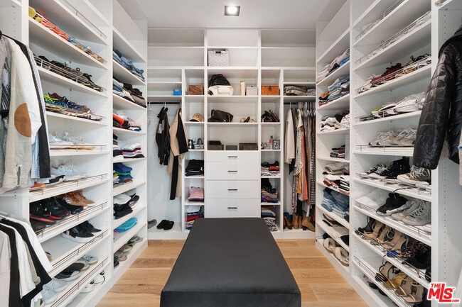 Building Photo - 23283 Erwin St