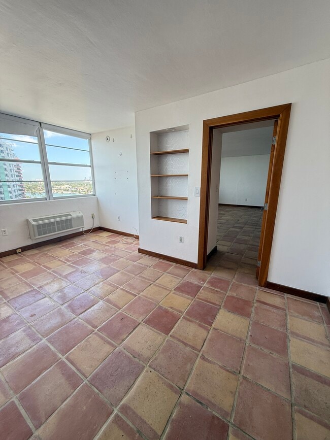 Building Photo - The Amethyst