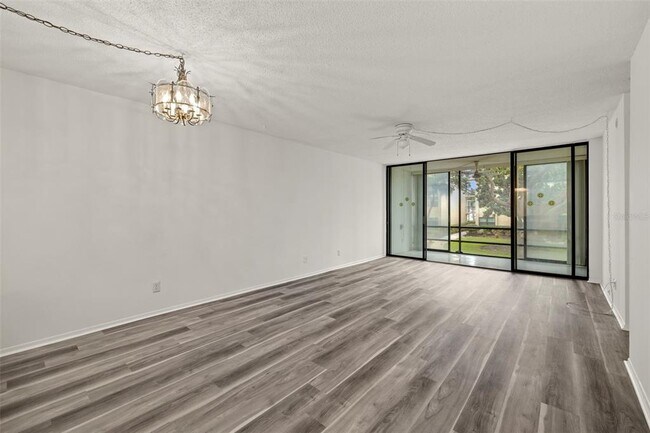Building Photo - 14130 Rosemary Ln