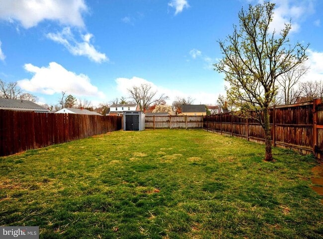 Building Photo - 735 Berryville Ave