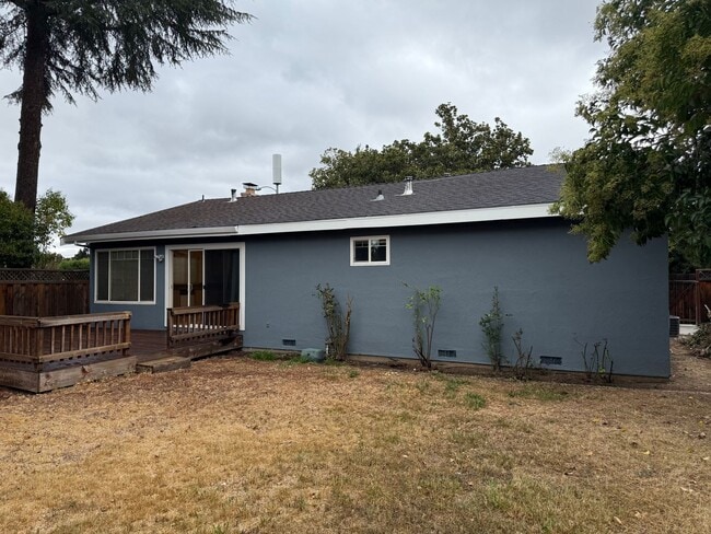 Building Photo - Spacious Corner Lot Home with Upgraded Fea...