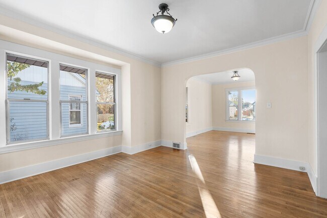Building Photo - Beautiful Home in the Garland District