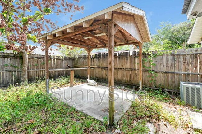 Building Photo - 8102 Turkey Dr