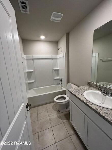 Building Photo - 213 Garden Oaks Ave