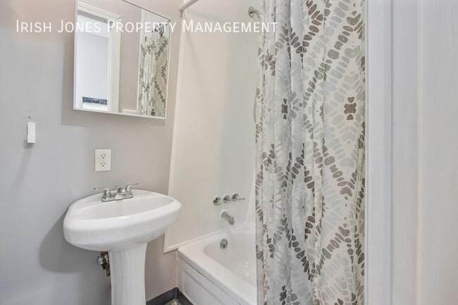 Building Photo - 25 Marshall Ave