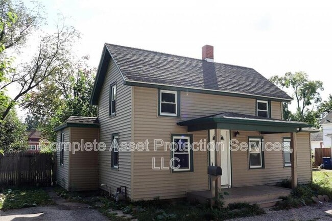 Primary Photo - 105 Norton St