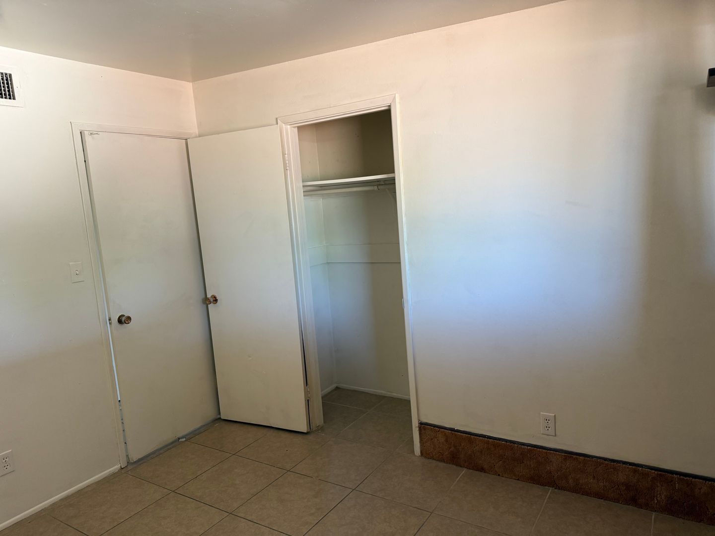 Building Photo - 4541 E San Francisco Blvd