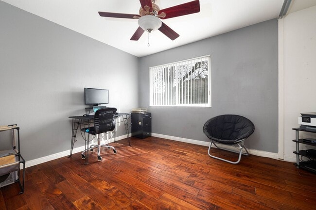 Building Photo - 10331 Restful Ct