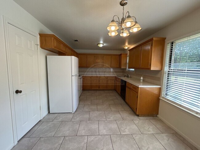 Building Photo - 3820 Water Oak Dr