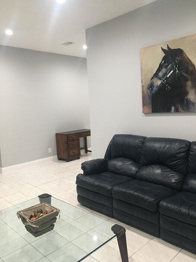 Building Photo - 14225 Citrus Dr