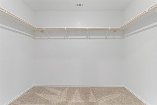 Building Photo - 252 Sambre St