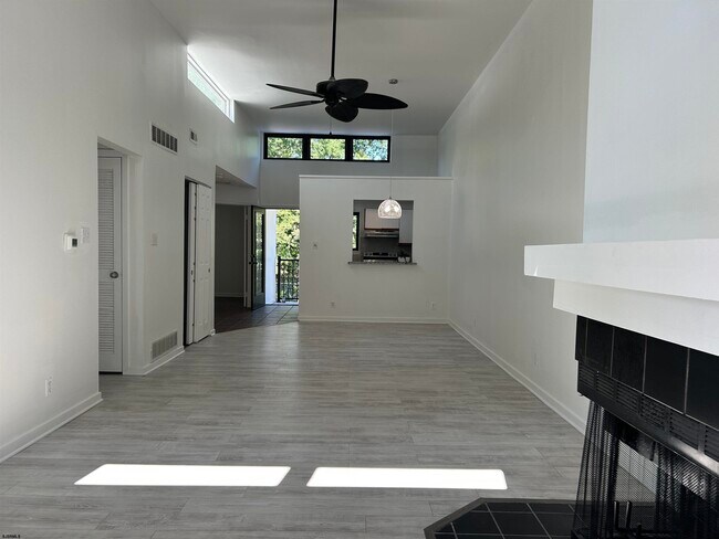 Building Photo - 20 Tilton Club