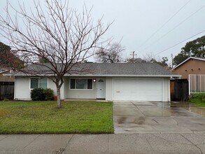 Building Photo - Lovely updated home with large backyard, close to Fair Oaks schools!