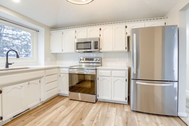 Building Photo - 7926 Primrose Ct