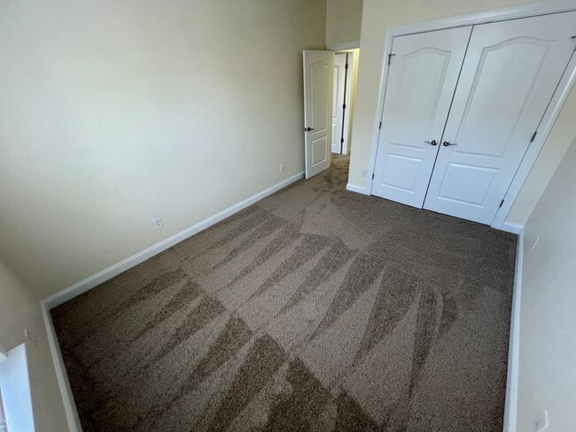 Building Photo - 940 Sugar Oak Dr