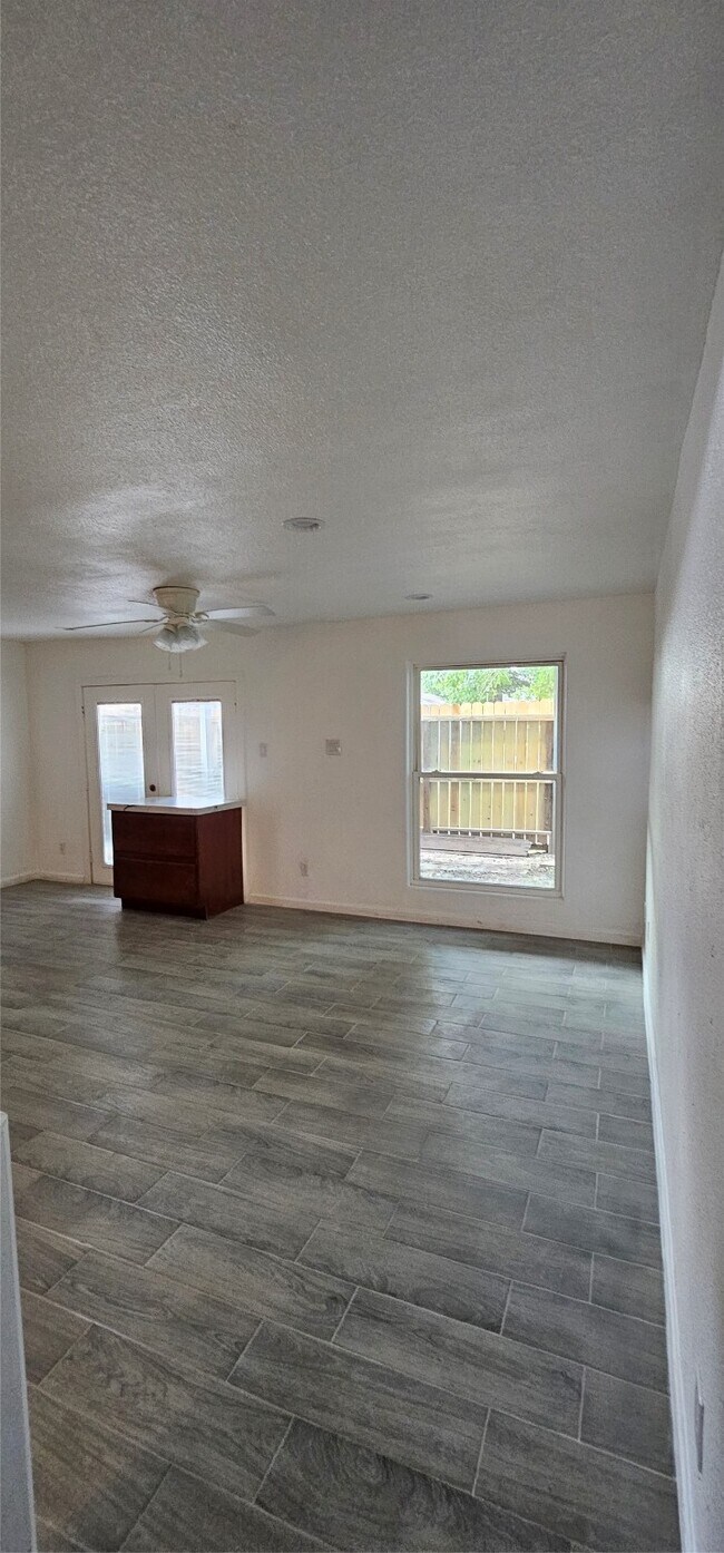Building Photo - 811 Knights Bridge Ln