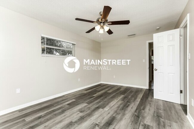 Building Photo - 4 Bedroom Pet-Friendly Home in ORLANDO, FL with Main Street Renewal