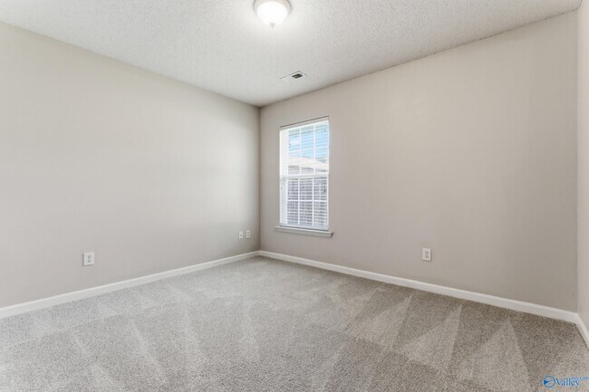 Building Photo - 226 Shadow Ct SW