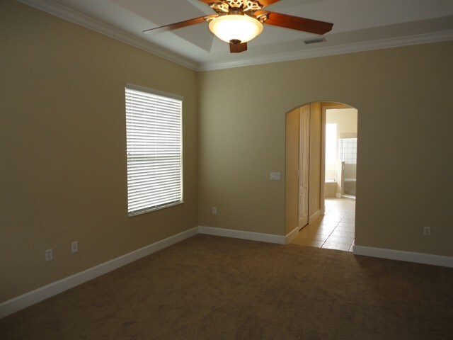 Building Photo - 5750 Rusack Dr