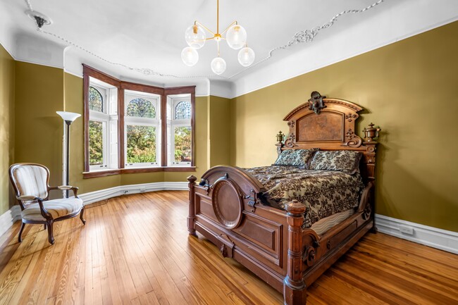 Building Photo - 3314 Auchentoroly Terrace