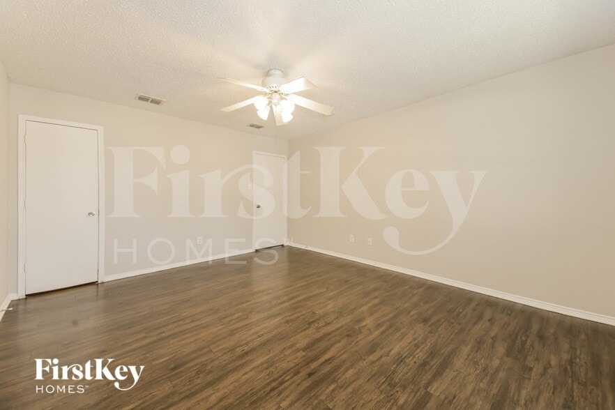 Building Photo - 1395 Stewart Dr