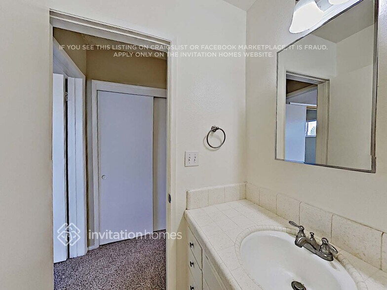 Building Photo - 7652 Goodland Ave